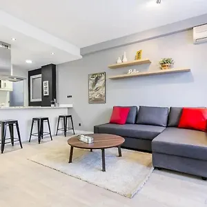https://design-flat-close-to-barcelona-feria.topbarcelonahotels.com
